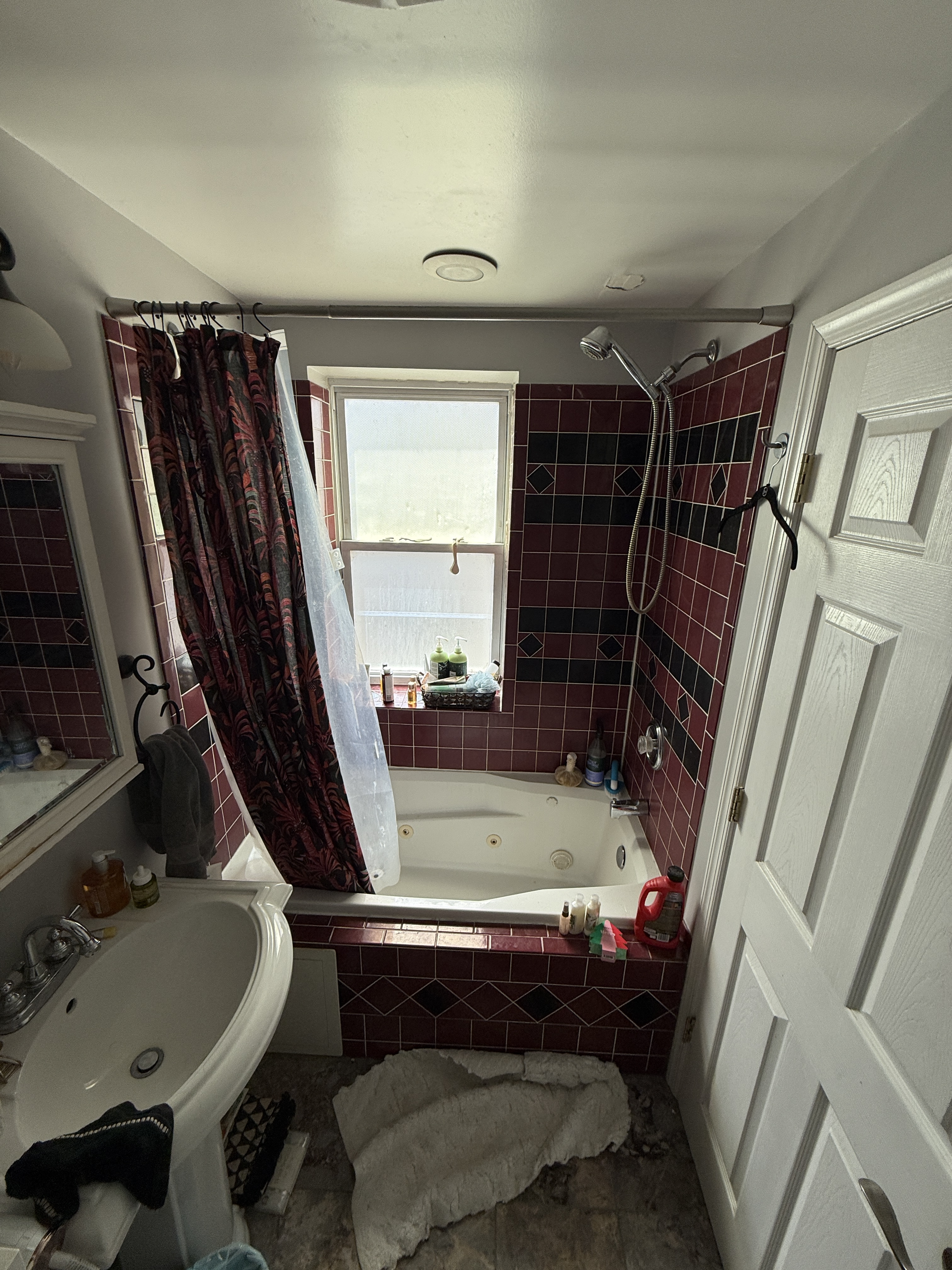 Bathroom before remodeling - First project