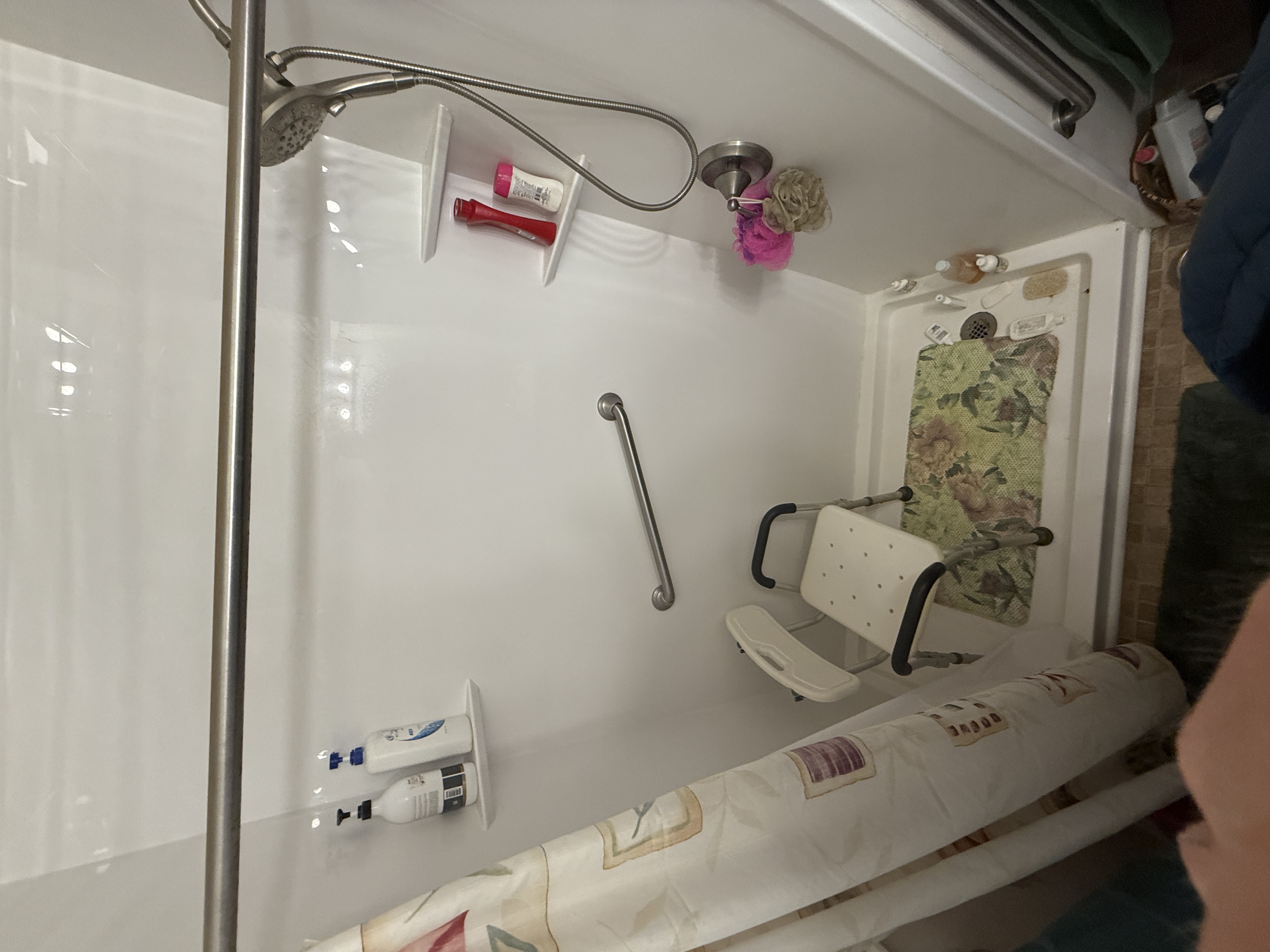 Bathroom before remodeling - Bel Air project