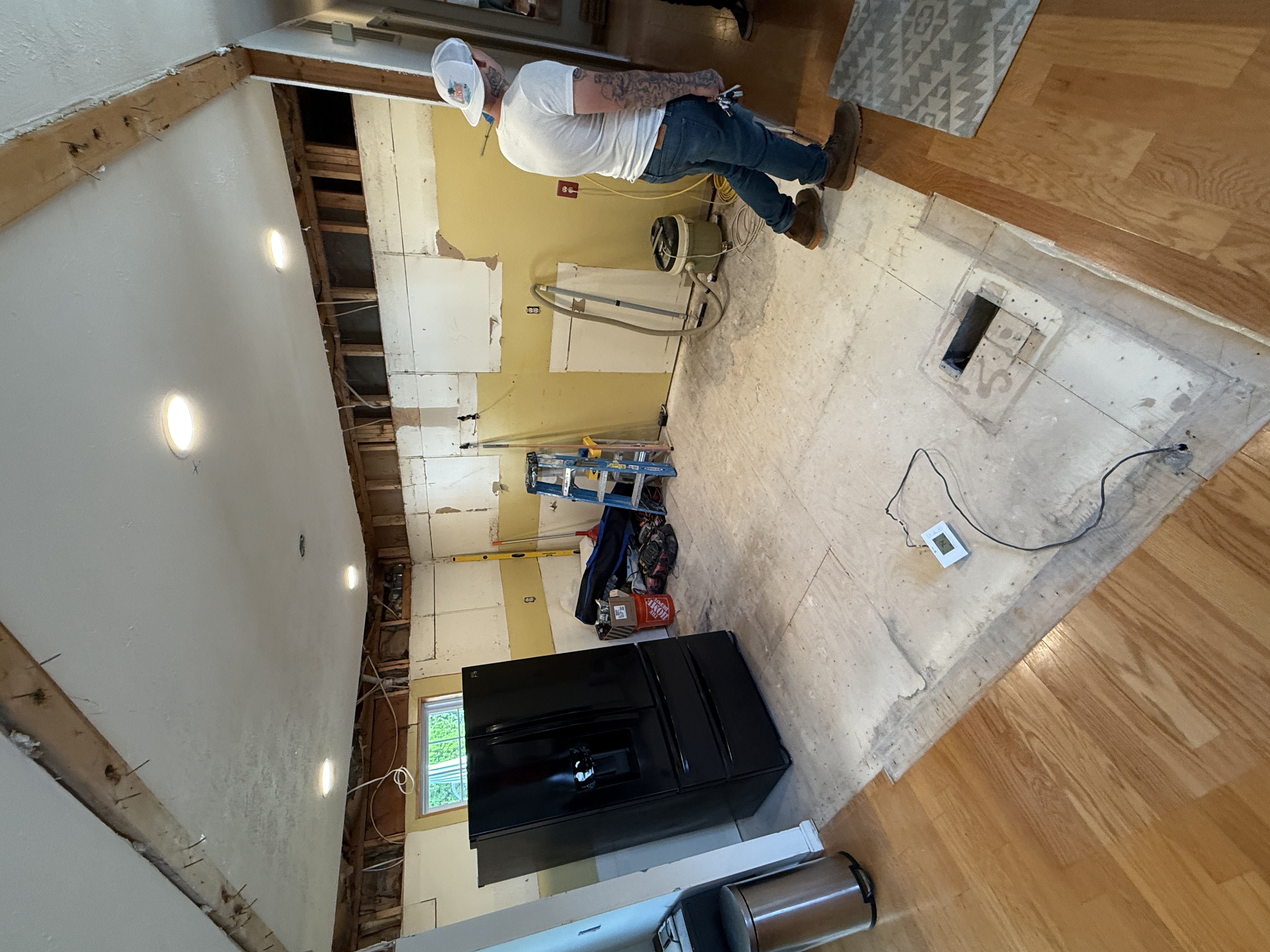Kitchen before remodeling - Burnham project