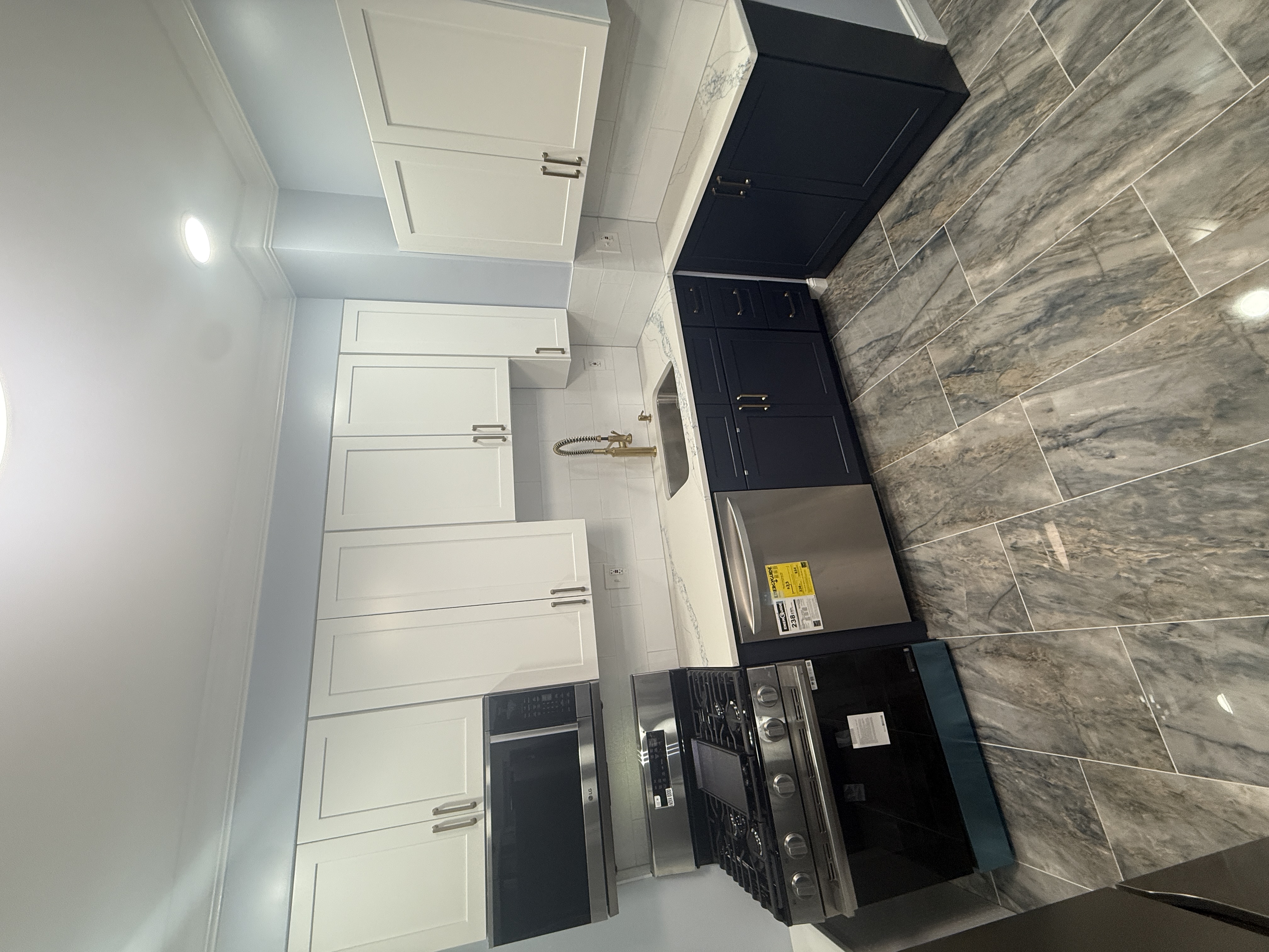 Kitchen after remodeling - Davis project