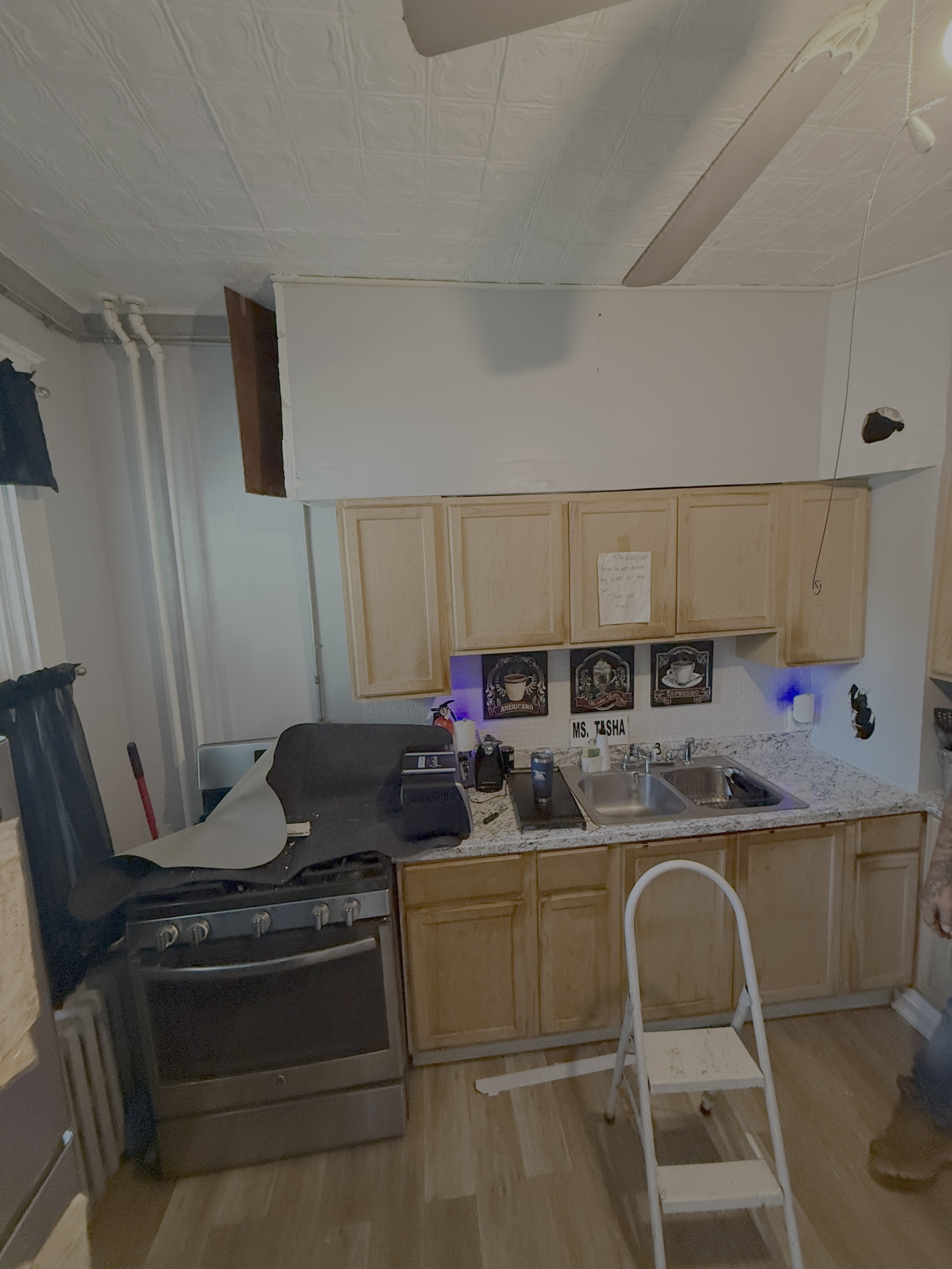 Kitchen before remodeling - Davis project
