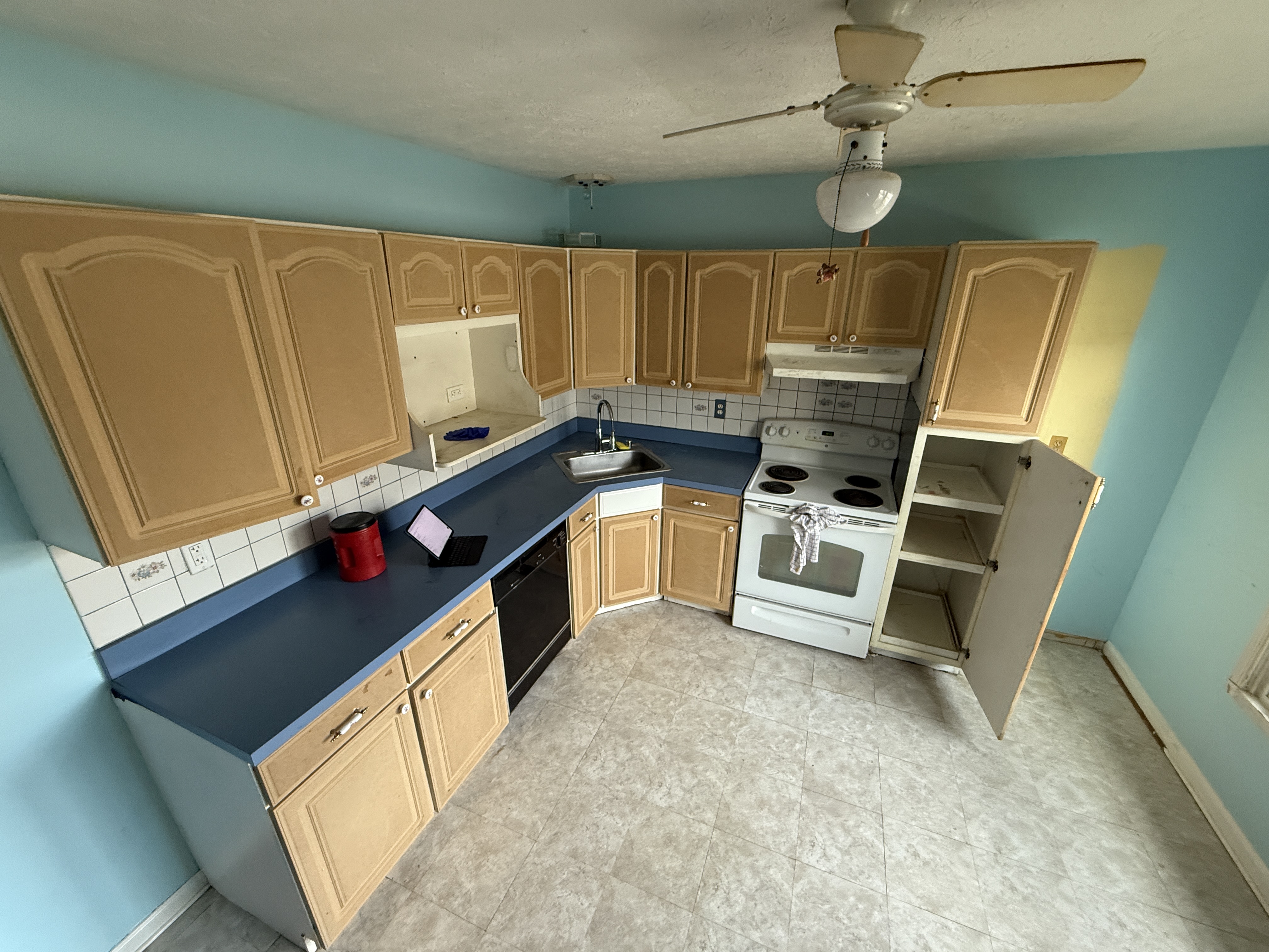 Kitchen before remodeling - Korona project